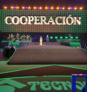 Roberto Leal y Paula Prendes presentaron la XXIV Gala de Tecnocasa.
